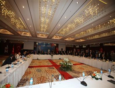 Ak Partili Büyükşehir Belediye Başkanları Bursa’da Buluştu