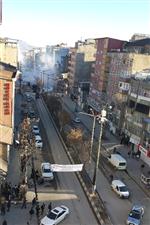 ORIENT - Polisin Baskın Düzenlediği İş Merkezinde Gerginlik
