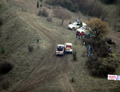 Off-road Yarışında Sürpriz Evlenme Teklifi