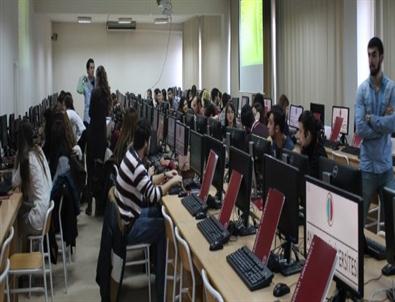 Öğrencilere Uygulamalı Excel Programı Eğitimi Verildi