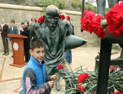 Seyit Onbaşı’ya 75 Yıl Sonra İlk Tören