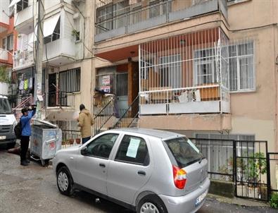 İntihar Etmiş, Aç Kalan Köpeği İse Başını Yemiş