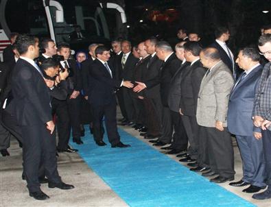 Başbakan Davutoğlu, Adana'da Tatlı Yedi