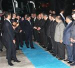MUSTAFA BÜYÜK - Başbakan Davutoğlu, Adana'da Tatlı Yedi