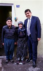 YAŞLI ÇİFT - Başkan Fadıloğlu Mehmet ve Emine Ok’u Evinde Ziyaret Etti