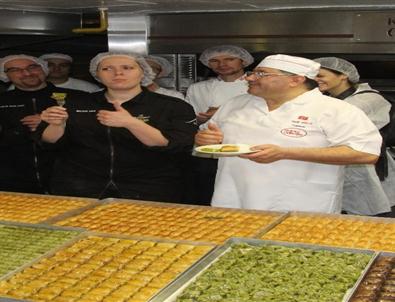 Dünyaca Ünlü Çikolata Şefleri Baklava Açmaya Geldi