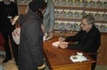 ORHAN PAMUK - Orhan Pamuk İçin Metrelerce Kuyruk