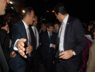 Başbakan Davutoğlu’ndan Ak Parti Grup Başkan Vekili Aydın’a Taziye Ziyareti