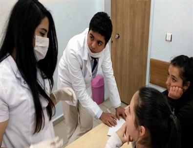 Zara Anadolu Lisesinde Diş ve Ağız Taraması Yapıldı