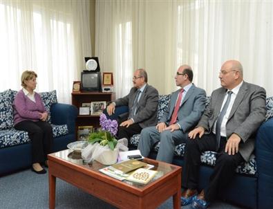 Vali Kocatepe’den Zihinsel Engelliler ve Alzheimer Derneklerine Ziyaret