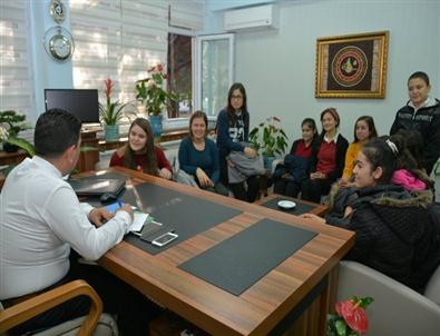 Öğrencilerden Yunusemre Belediyesi’ne Ziyaret