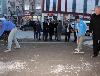 Ağrı Belediyesi’nden Yol Yapım Çalışması
