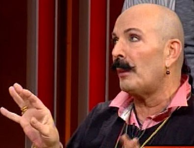 Cemil İpekçi'den Nur Yerlitaş ve İvana'ya: Palyaço gibiler