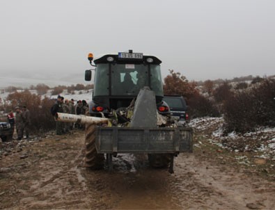 Çorum’da düşen F-16’nın enkazı kaldırıldı