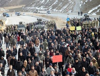 İran Sınırında Protesto Yürüyüşü