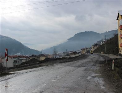 Bir Yıldır Trafiğe Kapalı Olan Yol Açıldı