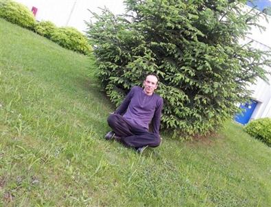 Tartışma Esnasında Ayağı Kaydı, 2.kattan Düştü