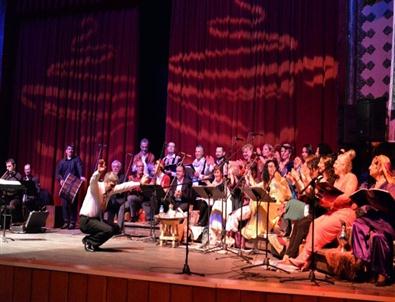 Umut İşığı Korosu, Unutulmaz Bir Türkü Gecesi Yaşattı