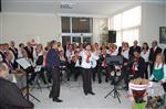 Yaşlılara Türkü Ziyafeti