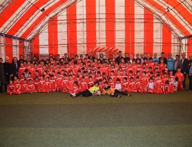 Geleceğin Yıldızları Körfez Futbol Akademisinden Yetişecek