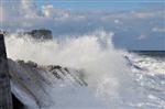 Karadeniz Coştu, Dev Dalgalar Liman Duvarını Aştı