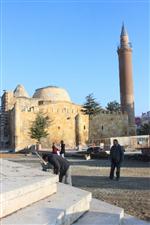 UNESCO - Tarihi Cacabey Medresesi Çevresinde Düzenleme Yapılıyor