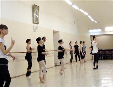 Türk Akademisyenden Ruslara Bale Dersi