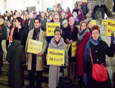Sağduyulu Almanlar İslam Karşıtlığını Protesto Etti