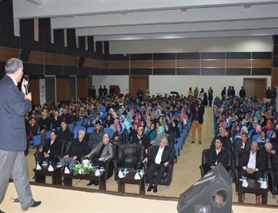 Vali Tutulmaz Yazar Çağlayan’a Tiftik Battaniyesi Hediye Etti