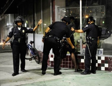 Amerikan polisi öldürmeye devam ediyor