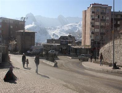 Dilenciler Hakkari’yi Mesken Tuttu