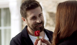 Kertenkele 10. Bölüm Kertenkele, kıskançlık krizine girer