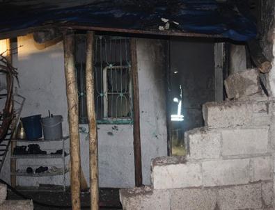 Çocuğunu Yangından Kurtarmaya Çalışırken Yaralandı