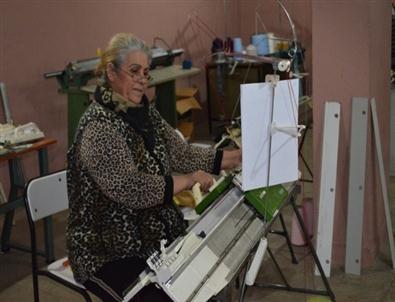 Pülümür'de Ev Hanımlarına Yönelik Dikiş-nakış Kurs Açıldı