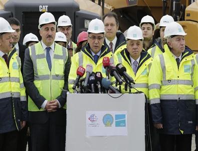 Bakan Elvan, 3. Havalimanı Şantiyesinde İncelemelerde Bulundu