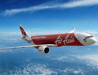 Endonezya'dan Singapur'a giden AirAsia uçağı ile irtibat kesildi