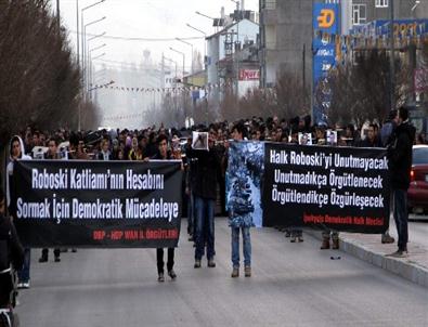 Van’da ‘roboski’ Yürüyüşü