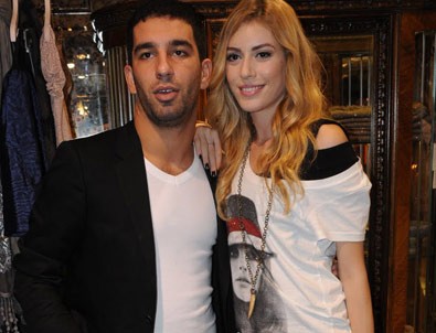 'Arda Turan ile Sinem Kobal 2015'te evlenebilir'