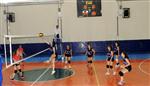 Bayanlar Voleybolda 7 Aralık Üniversitesi Galip
