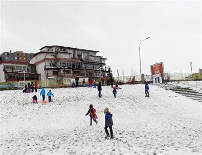 Kosova Beyaza Büründü