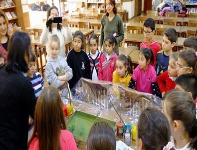 Kütüphanede Çocuk ve Ebru Etkinliği