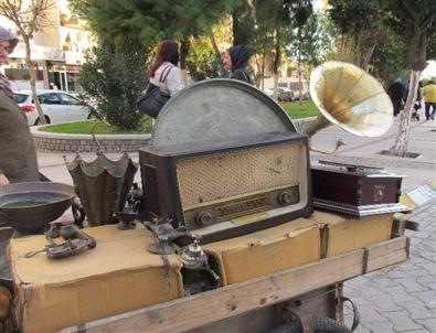 Dijital İle Birlikte Tamamen Antika Olan Gramafonlar Hurdaya Düştü