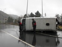 TRAFİK MÜDÜRLÜĞÜ - İşçi servisi devrildi: Ölü ve yaralılar var