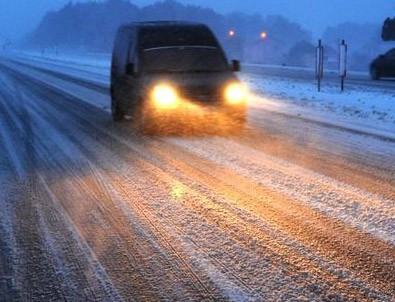 İstanbul'da kar yağışı etkisini arttırdı