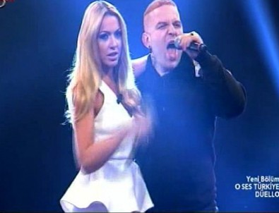 O Ses Türkiye - Gökhan Özoğuz ve Hadise'den, Nefes Kesen Düet / İzle