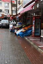 Aliağa’da Kaldırım İşgali Sona Eriyor