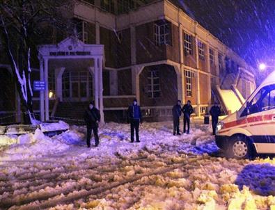 Sakarya Üniversitesi’nden Çöken Çatıyla İlgili Açıklama