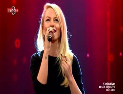 Seçil Gür 'Ayrılmam' düetiyle tur atladı