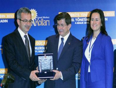 Başkan Köşker’e Başbakan’dan Ödül