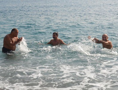 Antalya'da aralık ayında deniz keyfi